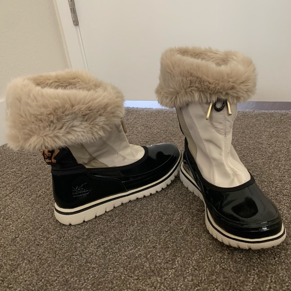 Sorel Boots Sz 7.0 LNWOT